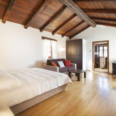 Villa Poropati, Groznjan, Istria - Luxury Countryside Estate For Up To 19 Persons - Large Pool Of 80M2 With Kids Section 外观 照片