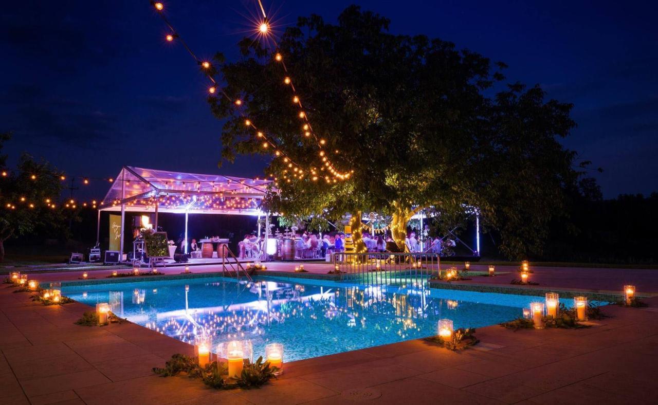 Villa Poropati, Groznjan, Istria - Luxury Countryside Estate For Up To 19 Persons - Large Pool Of 80M2 With Kids Section 外观 照片