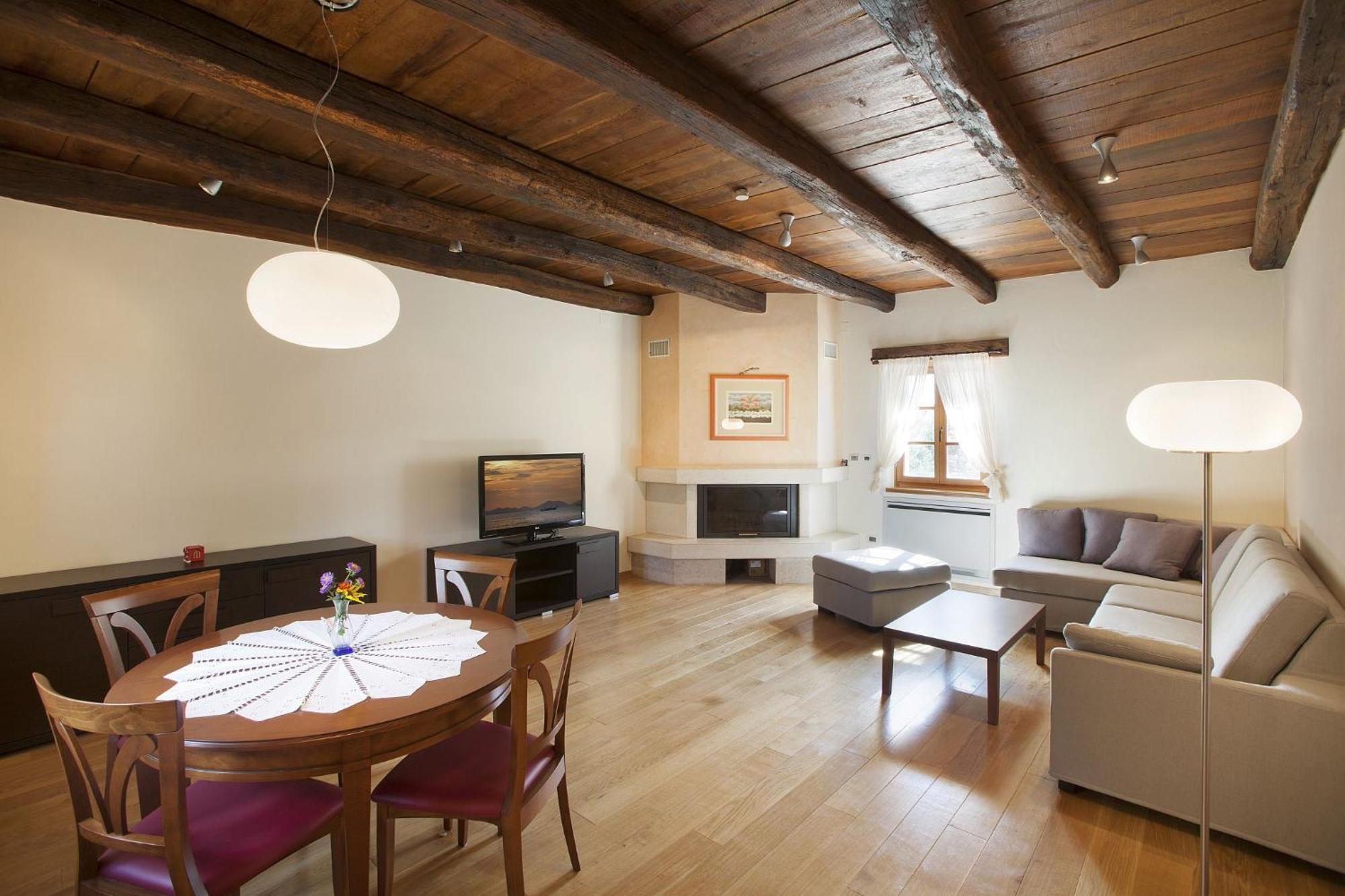 Villa Poropati, Groznjan, Istria - Luxury Countryside Estate For Up To 19 Persons - Large Pool Of 80M2 With Kids Section 外观 照片