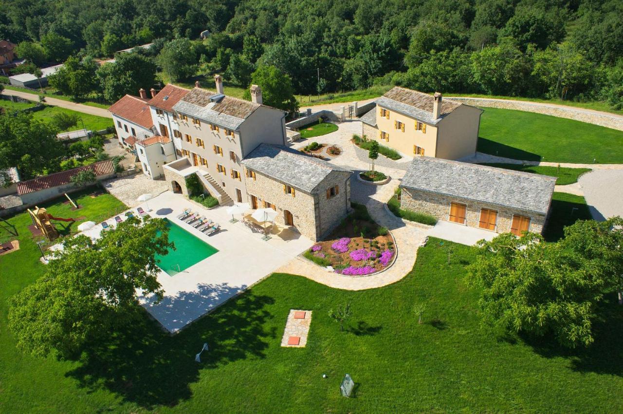 Villa Poropati, Groznjan, Istria - Luxury Countryside Estate For Up To 19 Persons - Large Pool Of 80M2 With Kids Section 外观 照片